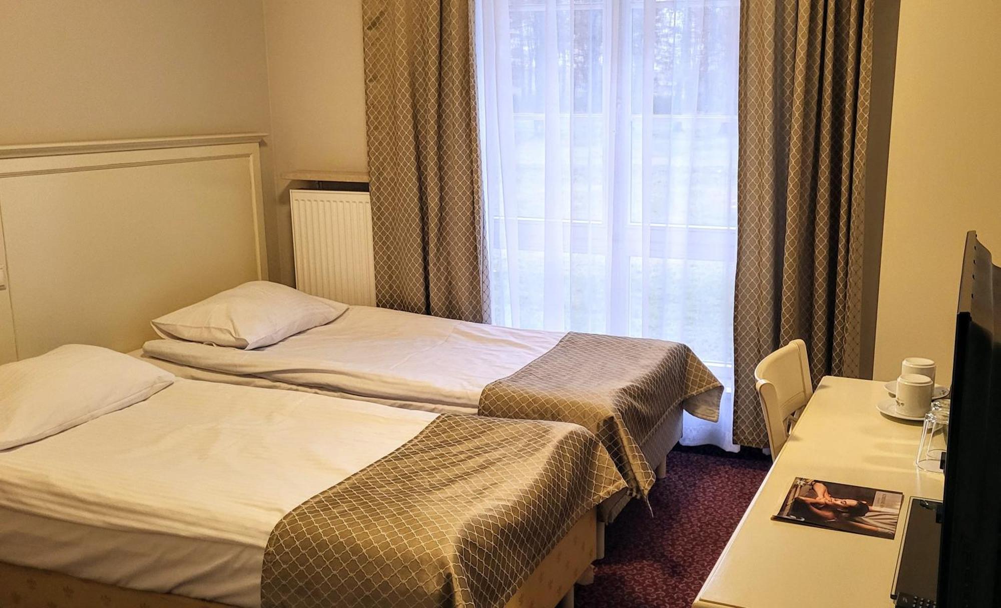 Hotel Sobienie Krolewskie Sobienie Szlacheckie Bagian luar foto