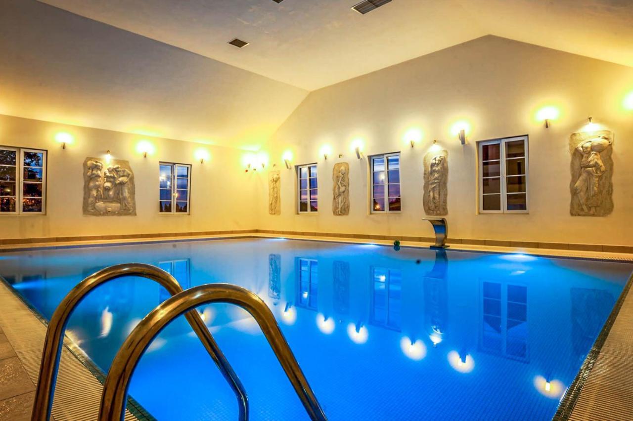 Hotel Sobienie Krolewskie Sobienie Szlacheckie Bagian luar foto
