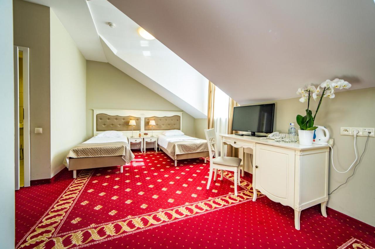 Hotel Sobienie Krolewskie Sobienie Szlacheckie Bagian luar foto