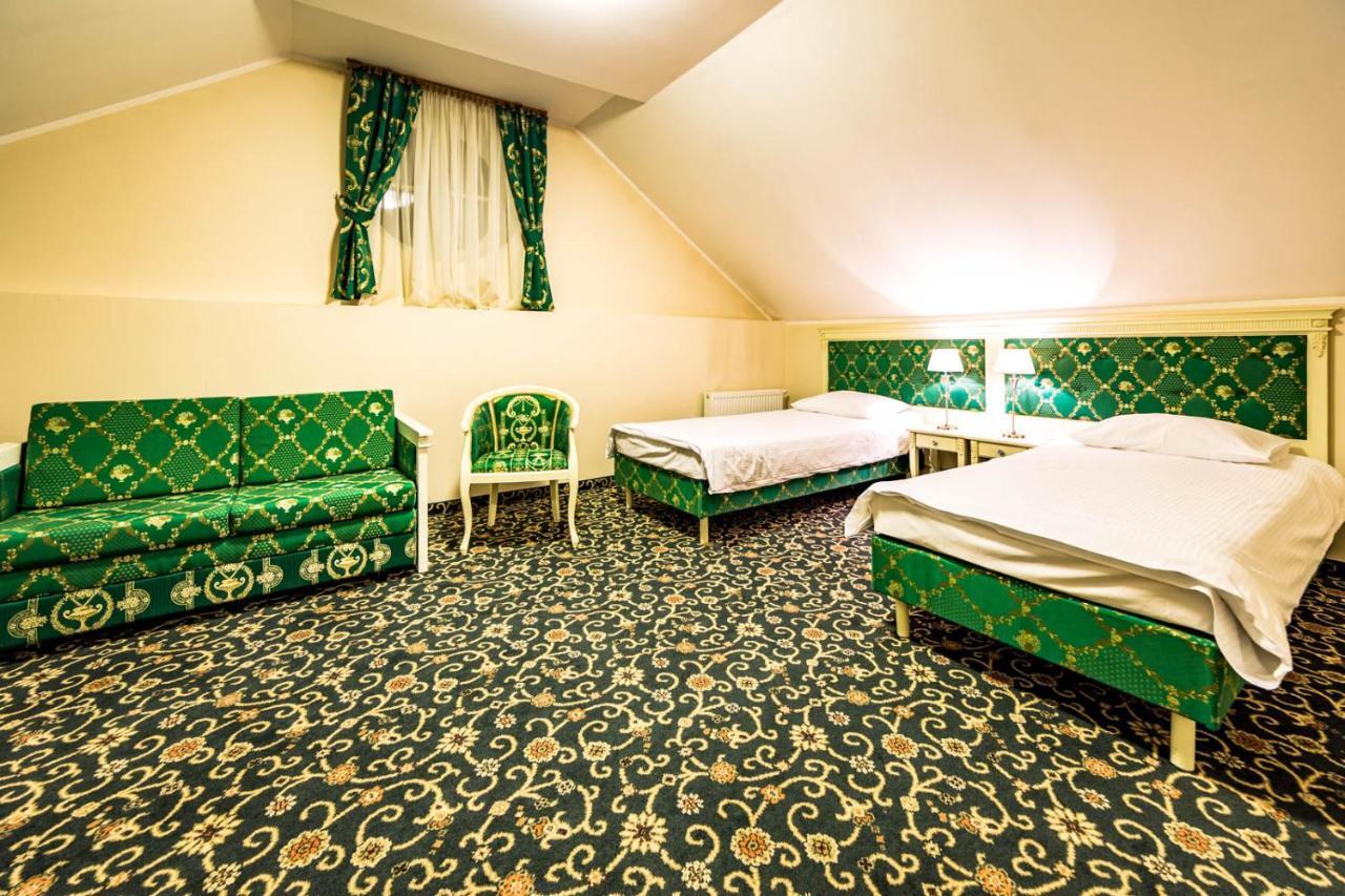 Hotel Sobienie Krolewskie Sobienie Szlacheckie Bagian luar foto