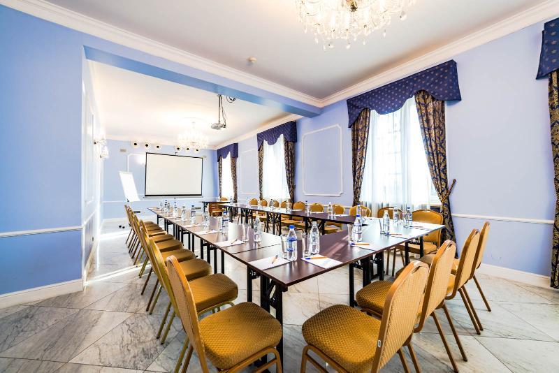 Hotel Sobienie Krolewskie Sobienie Szlacheckie Bagian luar foto