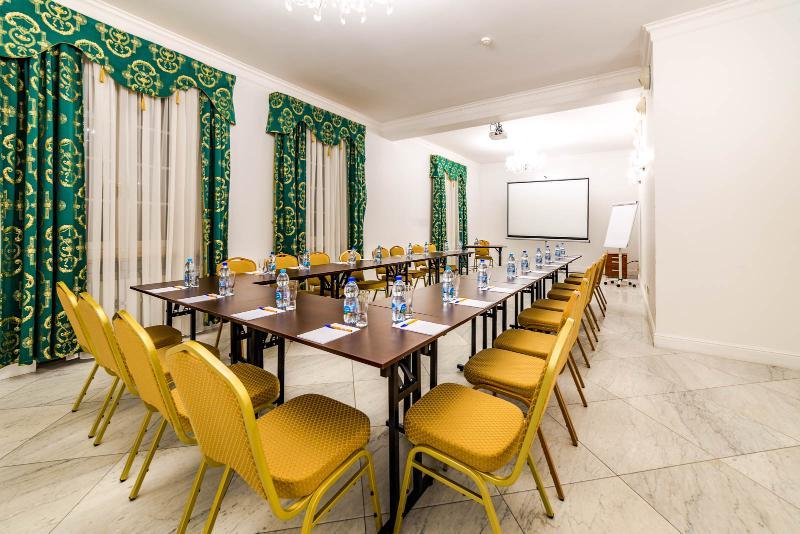 Hotel Sobienie Krolewskie Sobienie Szlacheckie Bagian luar foto