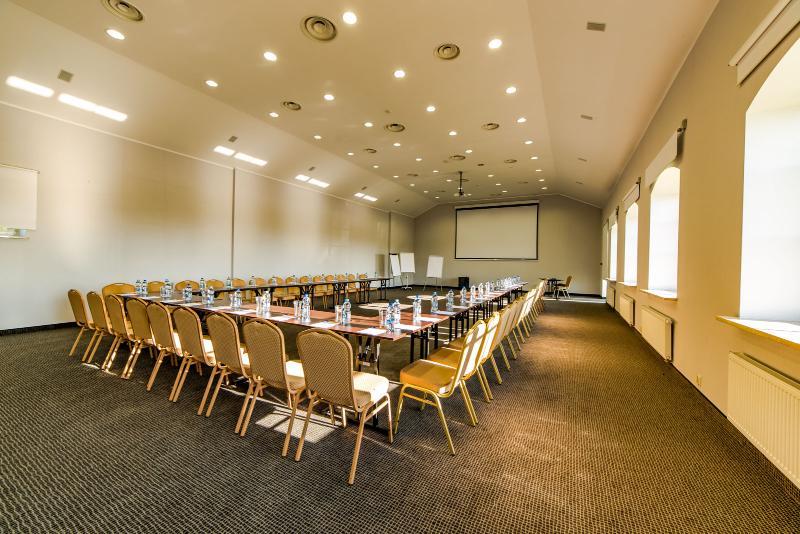 Hotel Sobienie Krolewskie Sobienie Szlacheckie Bagian luar foto