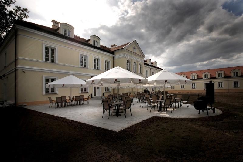 Hotel Sobienie Krolewskie Sobienie Szlacheckie Bagian luar foto